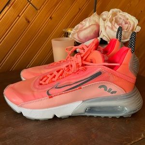 Nike Air Womens 8.5.